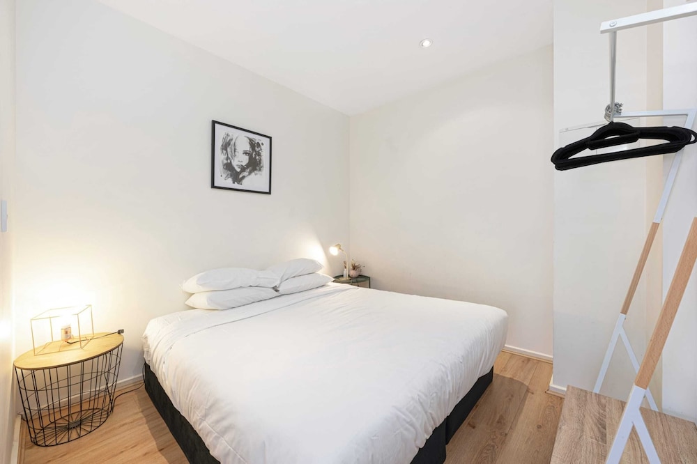 Chic Apartment in Heart of Adelaide