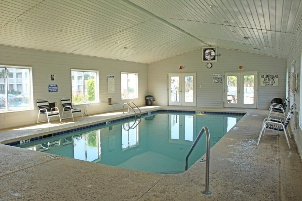 Waterway Village 3i 2 Bedroom Condo