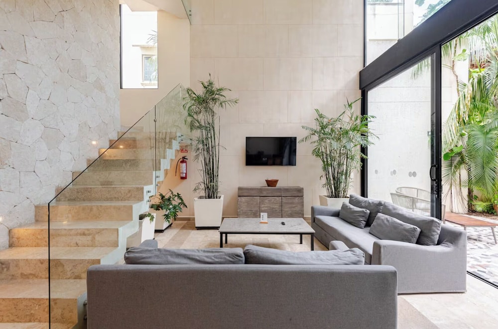 Hum Living Luxury Villas-La Veleta Tulum
