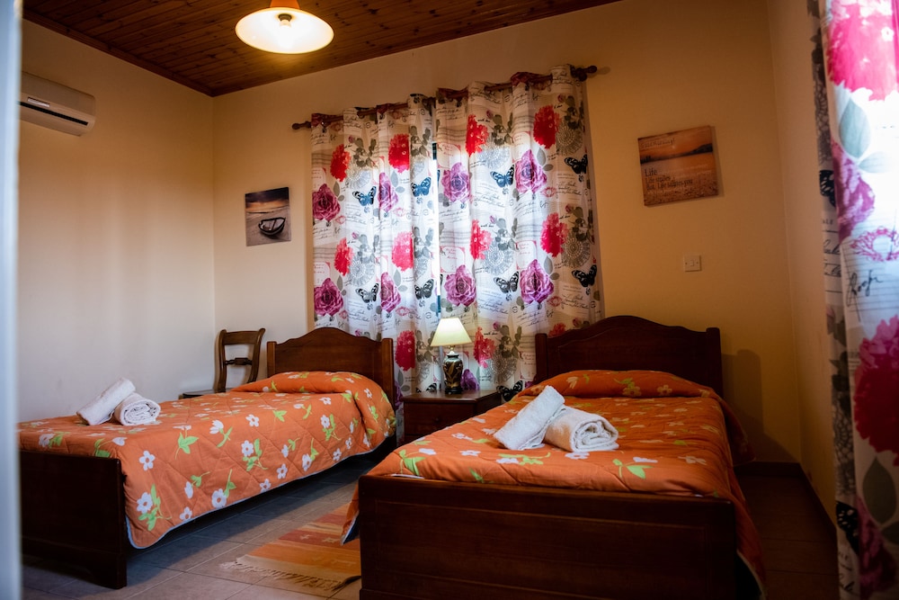 Adonis Villa