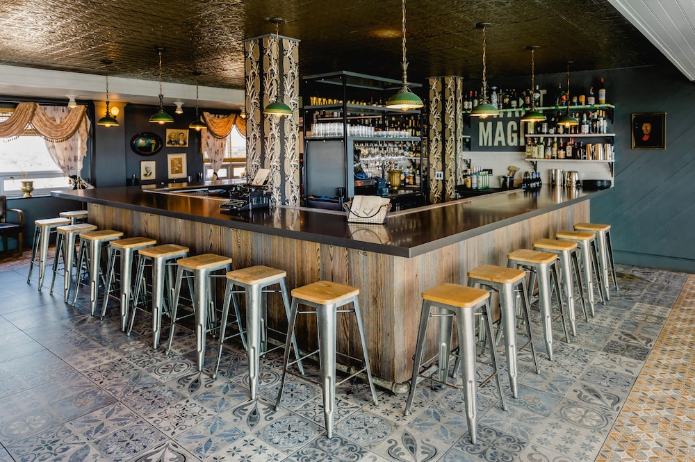 New Orleans Vacations - The Pontchartrain Hotel - Property Image 10