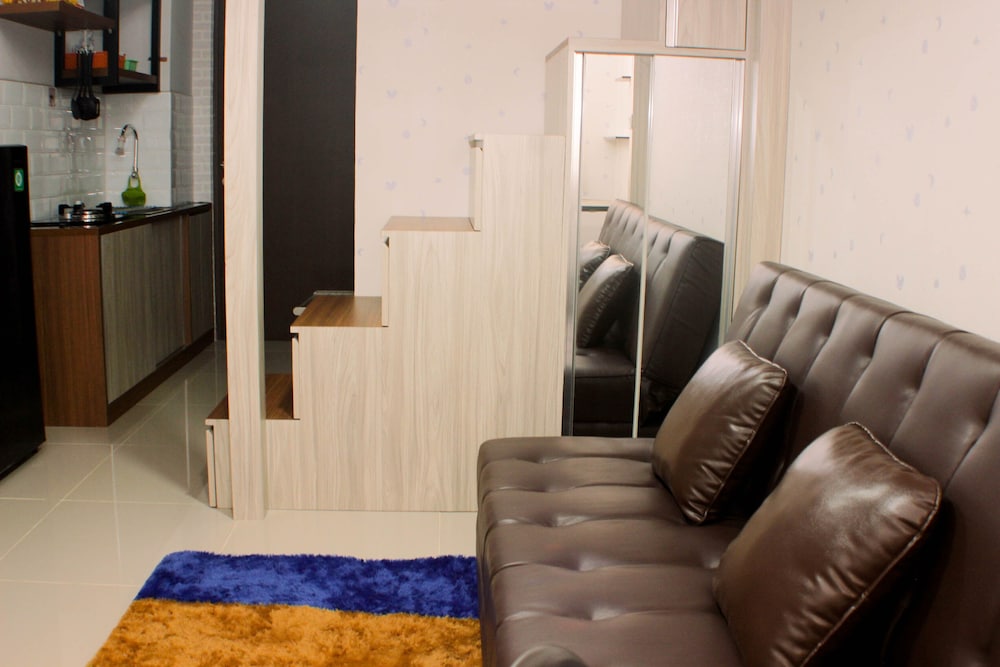 Stunning And Comfy Studio Apartment Transpark Juanda view 2