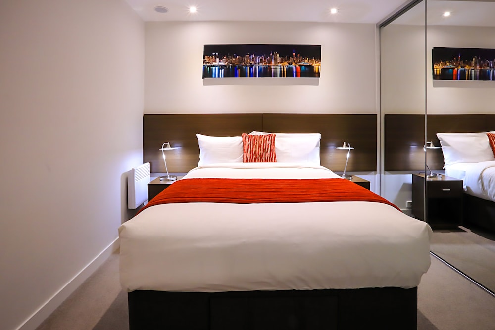 Flinders Street Apartments