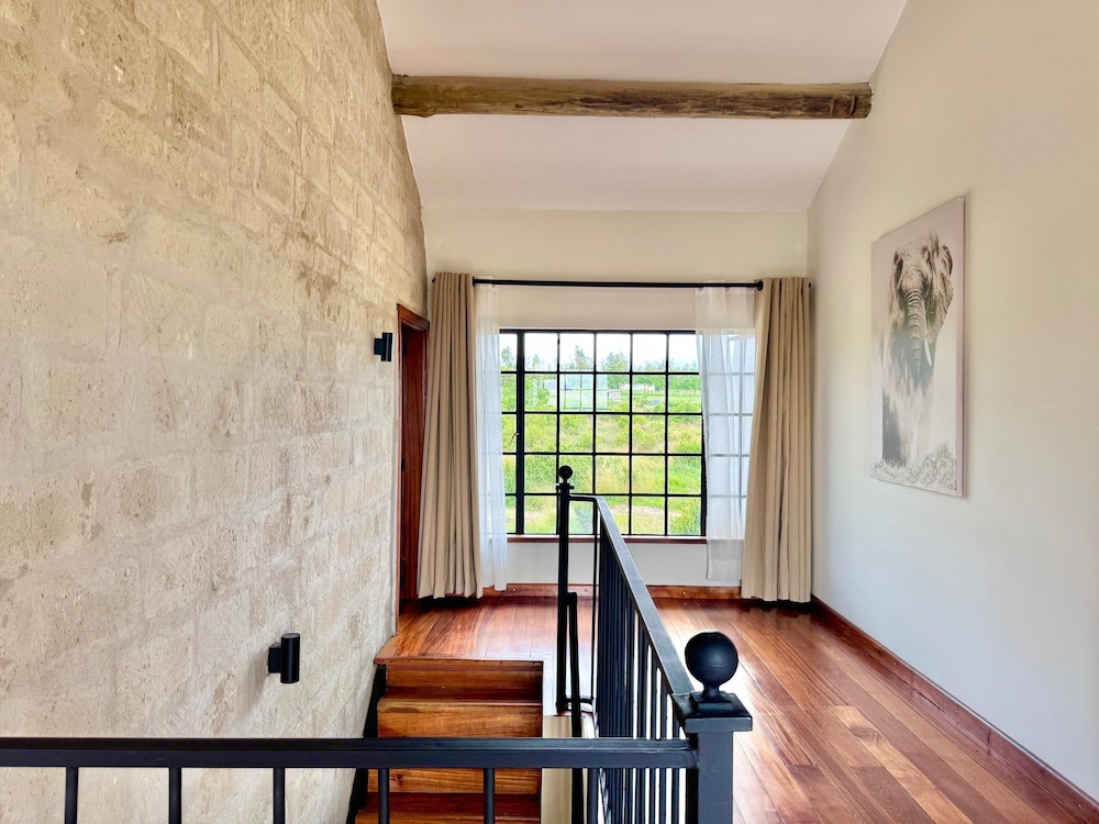 Eco 5 Bedroom 5 Bathroom Nanyuki Farm Villa - 2328