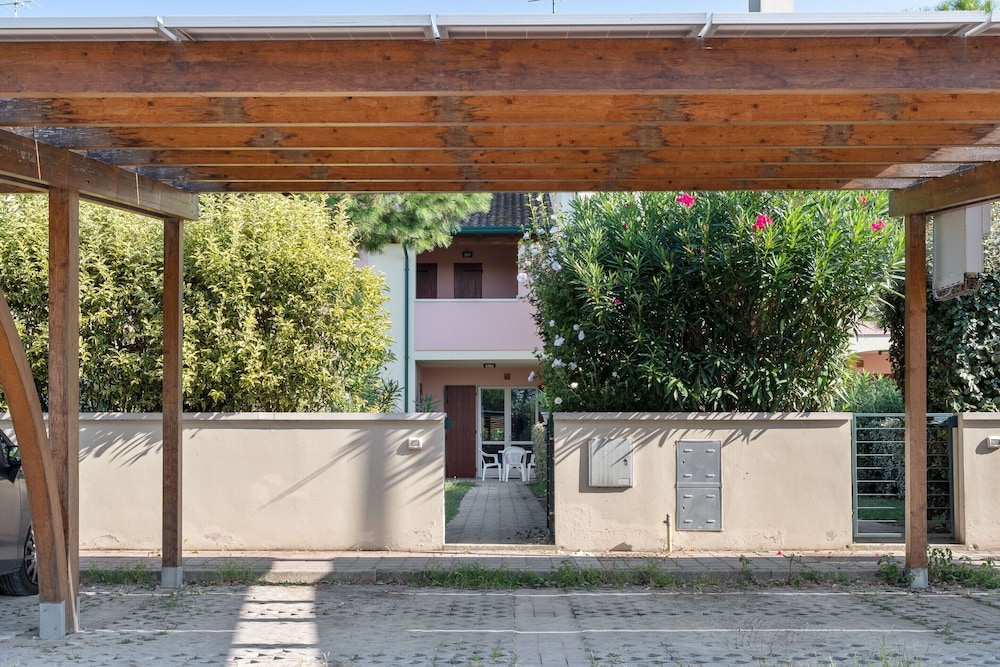 Apartment With Pool in Lido Delle Nazioni view 2