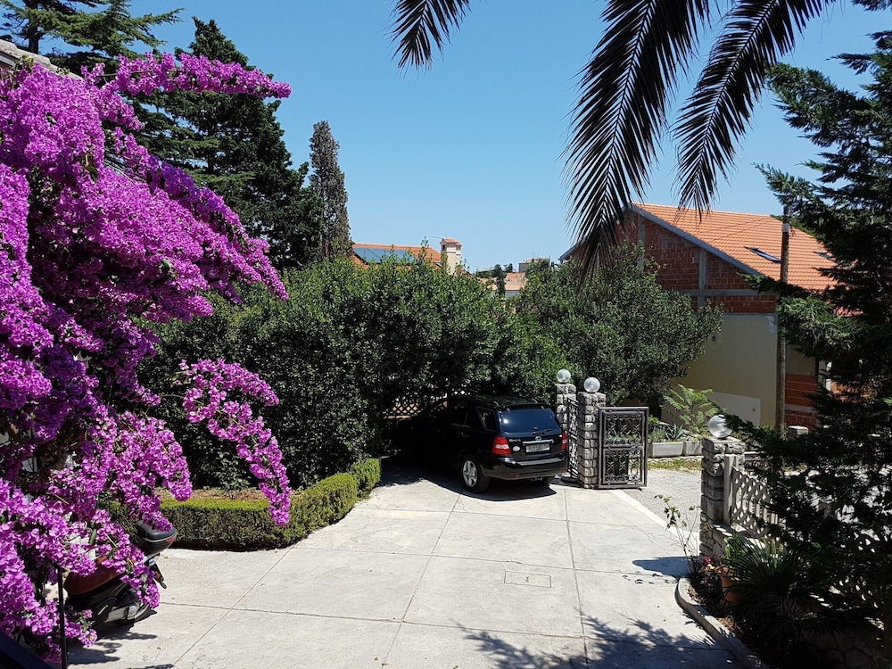 Apartments Nives