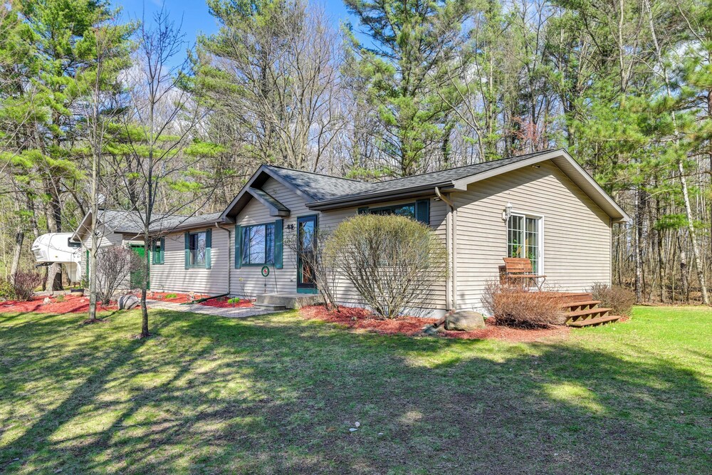 Furnished Deck w/ Forested Views: Manawa Home!