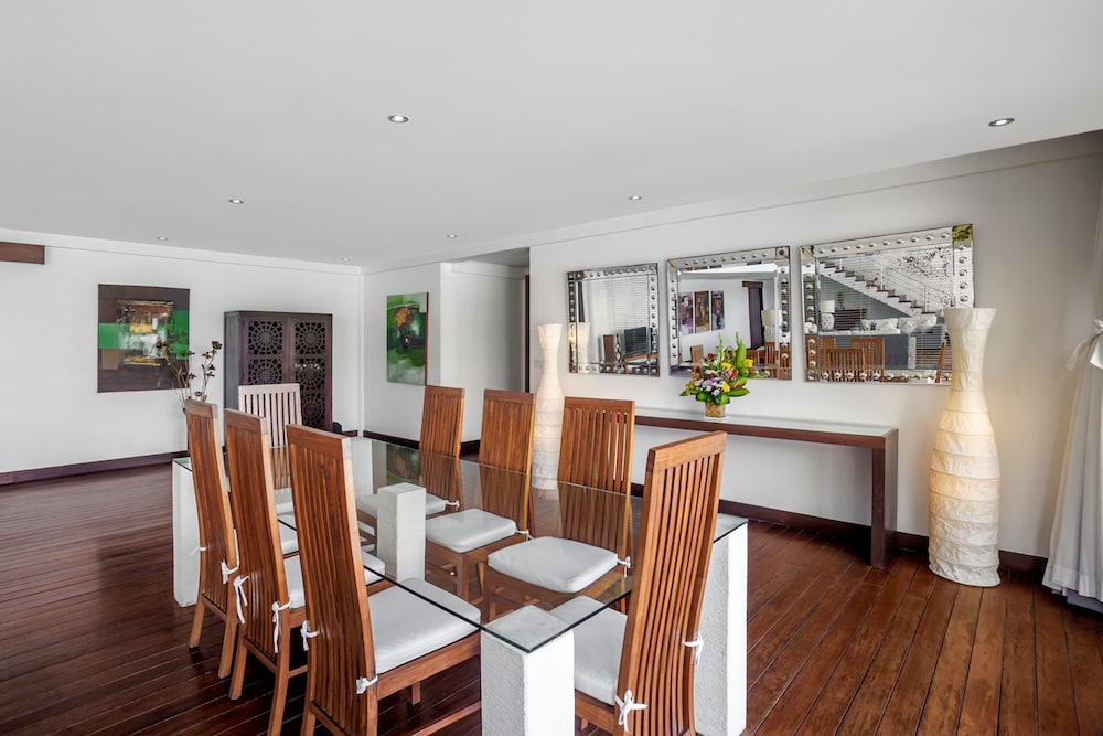 Villa Blanca by Alfred in Bali - Modern Luxury 5 Bdr Oceanfront Villa in Candidasa