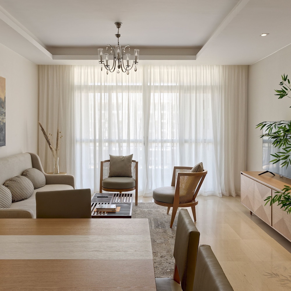 Vesta - Luxury Apt- 2Br - CFC XV