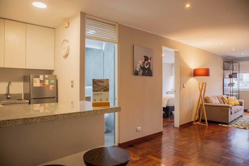 Sophisticated 1BR Stay in Prime Miraflores