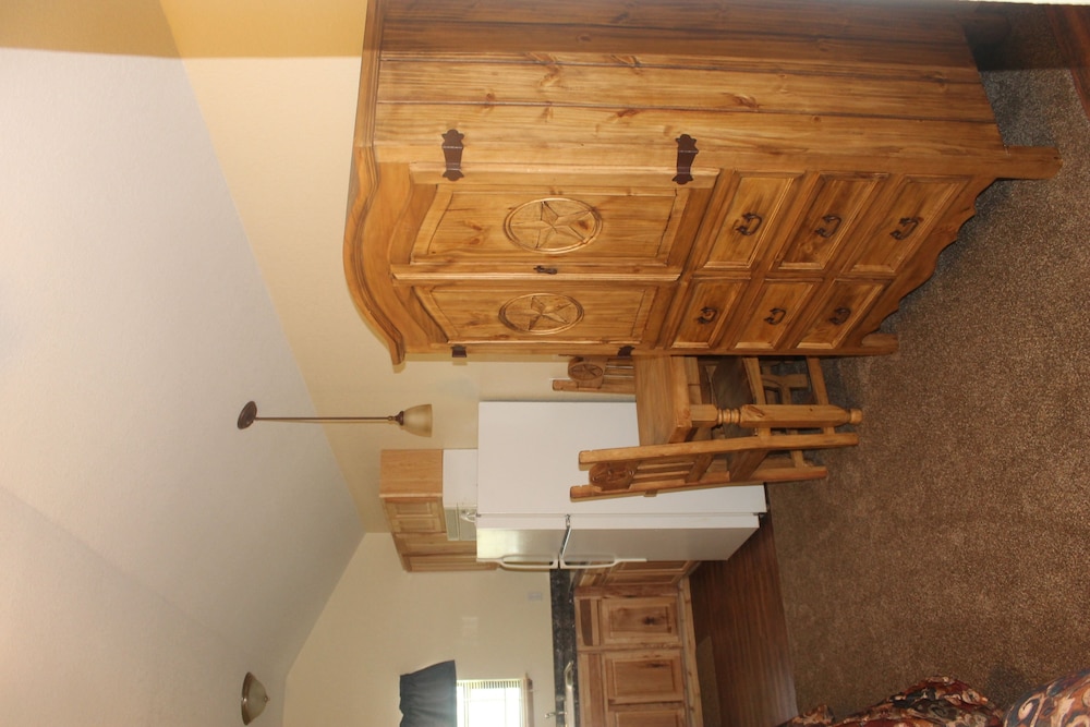 Texas Gold Lodges