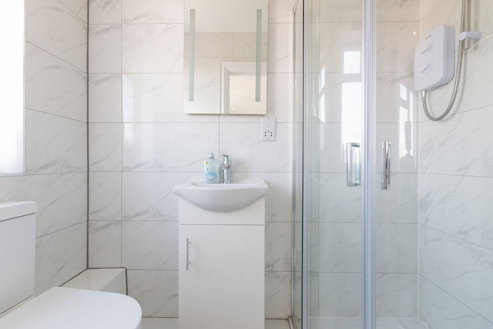City Apartment - Sleeps 4 & Free Parking