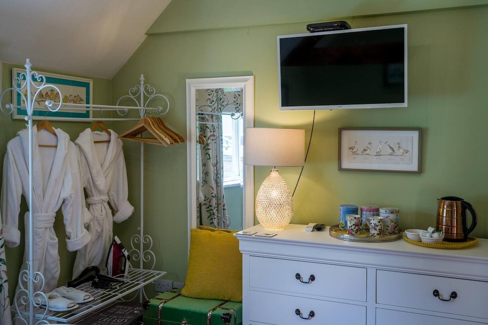 Idyllic Country Suite view 4