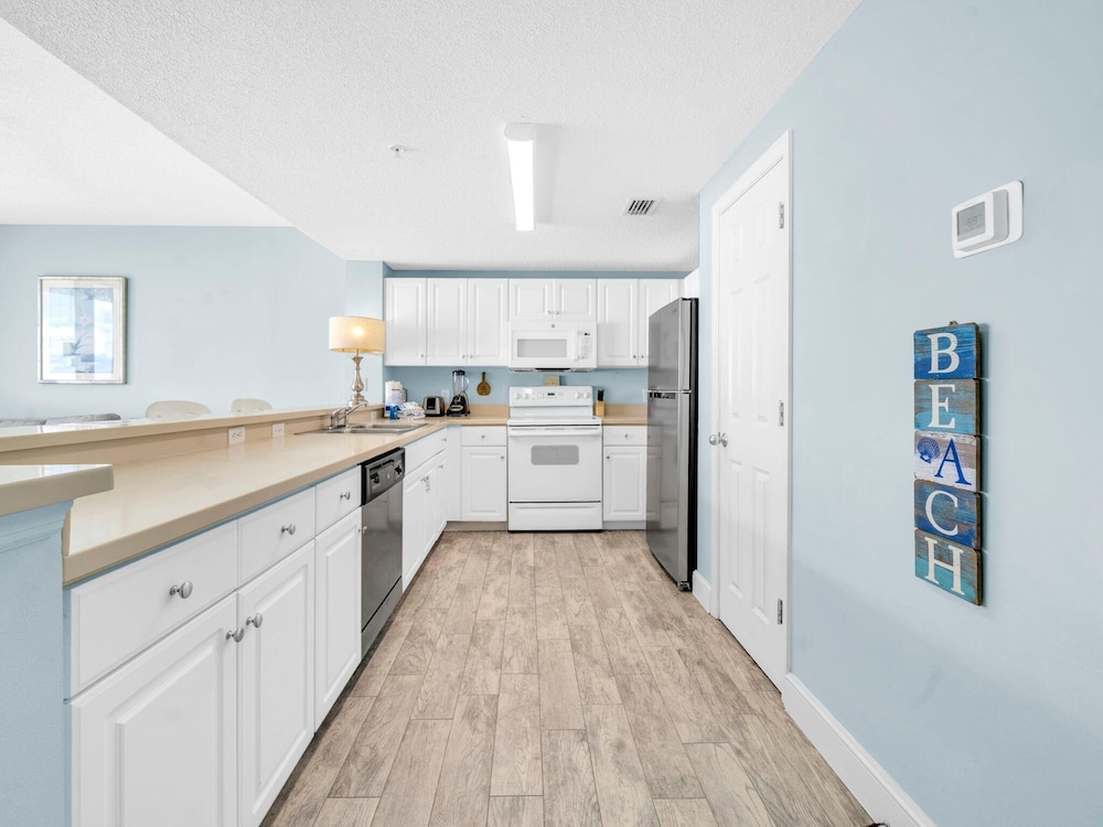 Majestic Beach Towers 1-1314