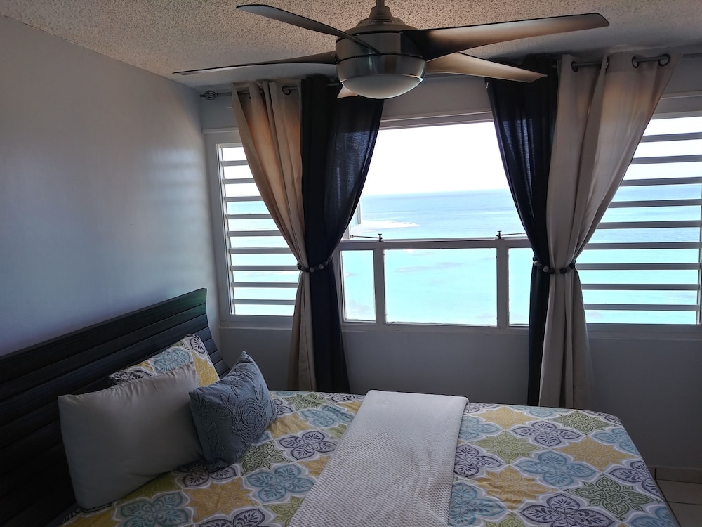 Breezy Beachfront apt. View of Paradise view 3