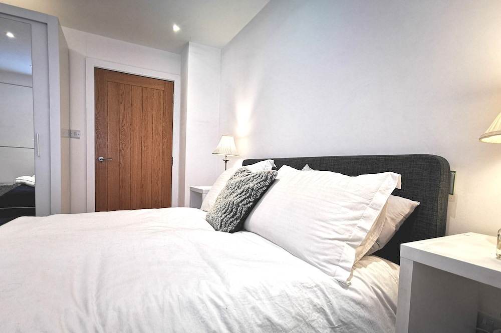 No.2 Horizon - Apartment in East Wittering Village view 4