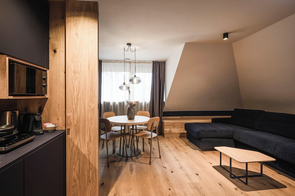 The Post Mountain Residence