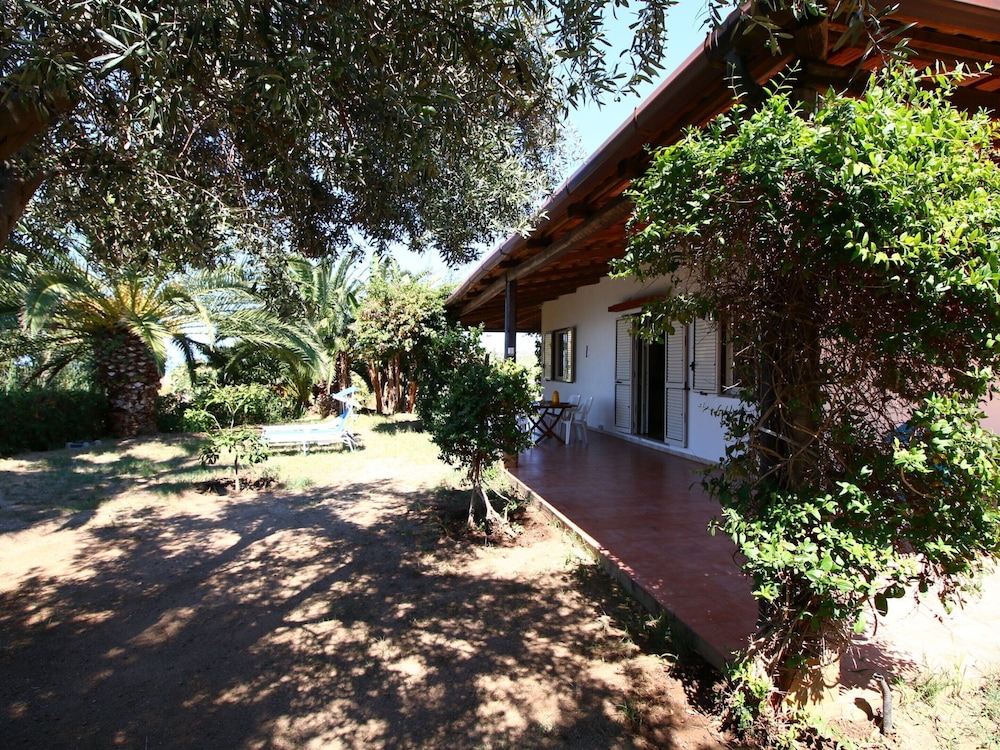 Cozy Holiday Home in Ricadi near Sea photo 3