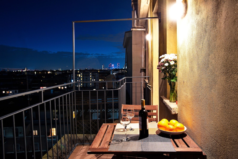 Milan Skyline Apartment, Città Studi, 1 min Metro, Terrace, Wifi, Netflix