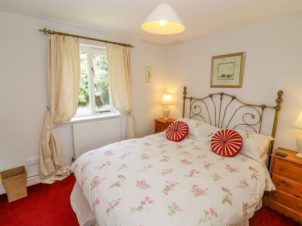 Pheasant Cottage view 4