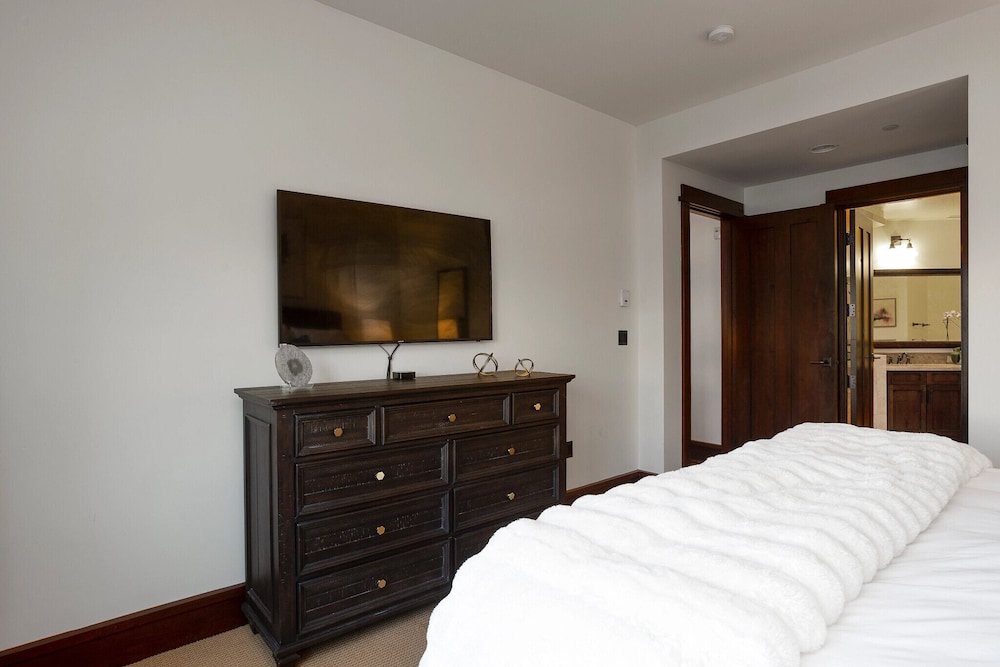 Arrowleaf Lodge- Two Bedroom Residence #209 2 Condo