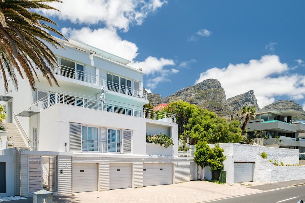 Camps Bay Villa w Views Pool Sapphire Tide Retreat
