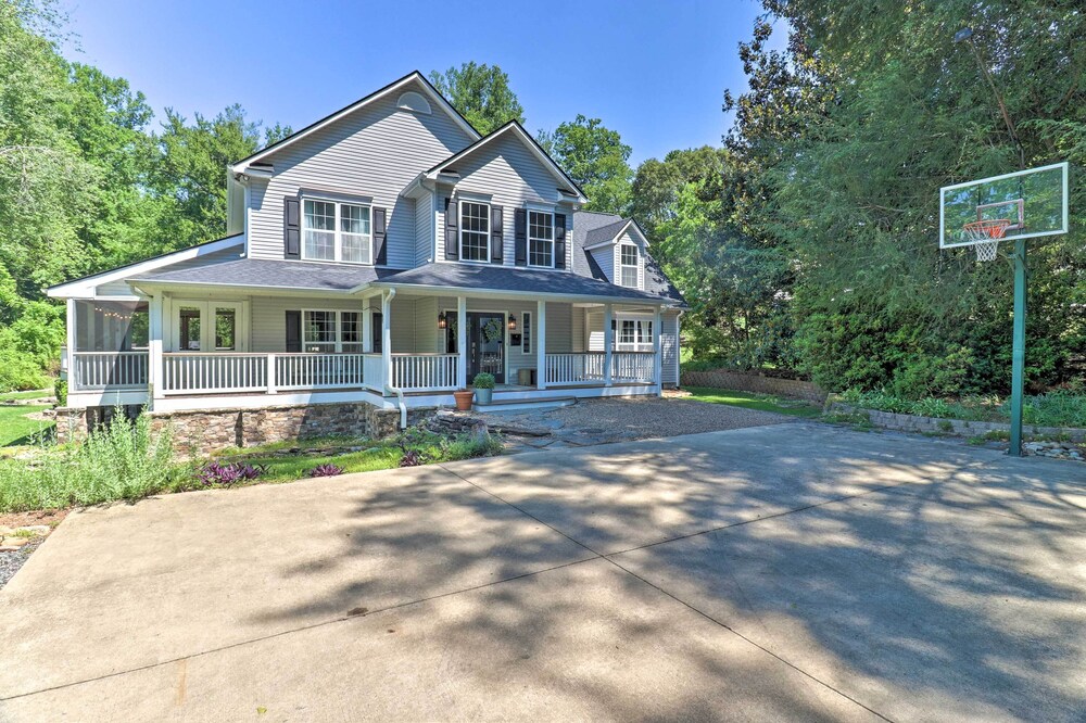 Creekside Brevard Home < 1 Mi to Downtown! view 4