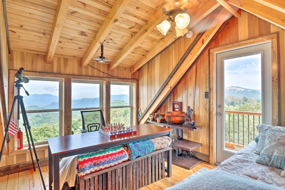 Deck + Mtn Views: Hot Springs Hideaway on 13 Acres
