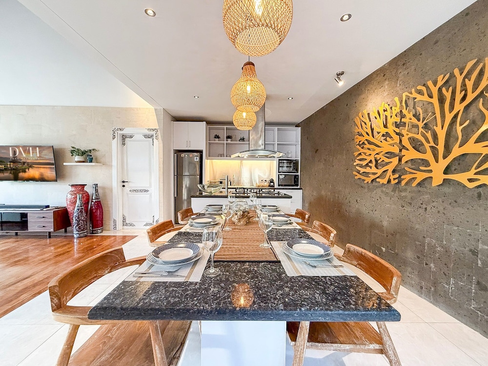 Villa St Calyx by DVH Luxe Retreats 3BR