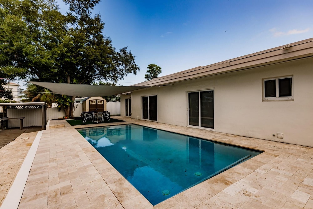 Stylish Aventura Home With Pool on Intercostal view 3