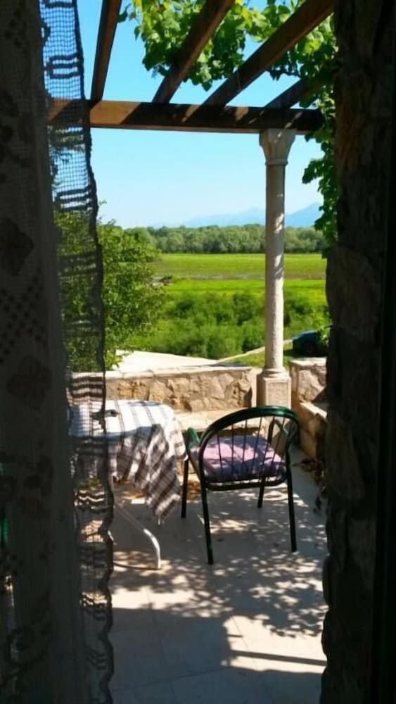 Lake House Puro