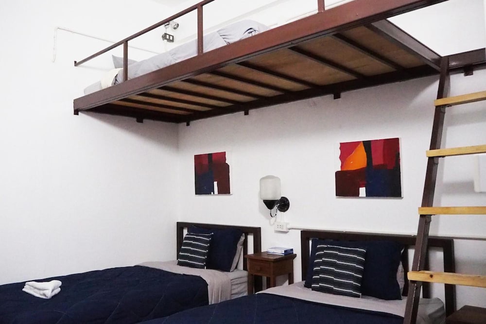 Nanan House Hostel