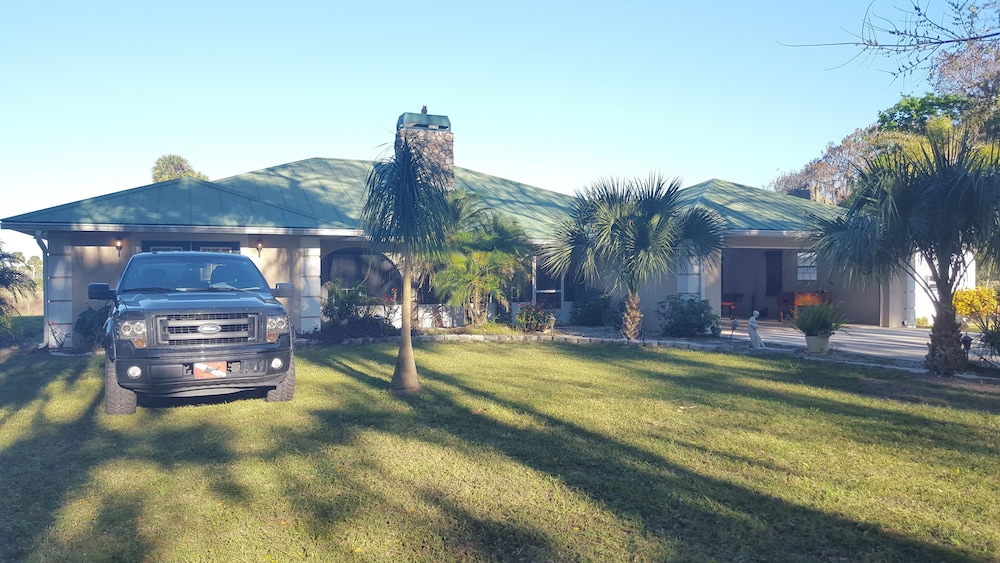 Okeechobee Vacations - Beautiful Vacation Home CBC FARMS - Property Image 1