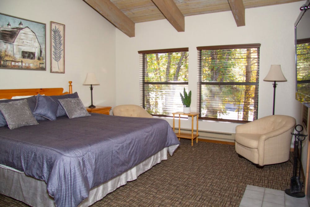 Quality Hill Resort view 2