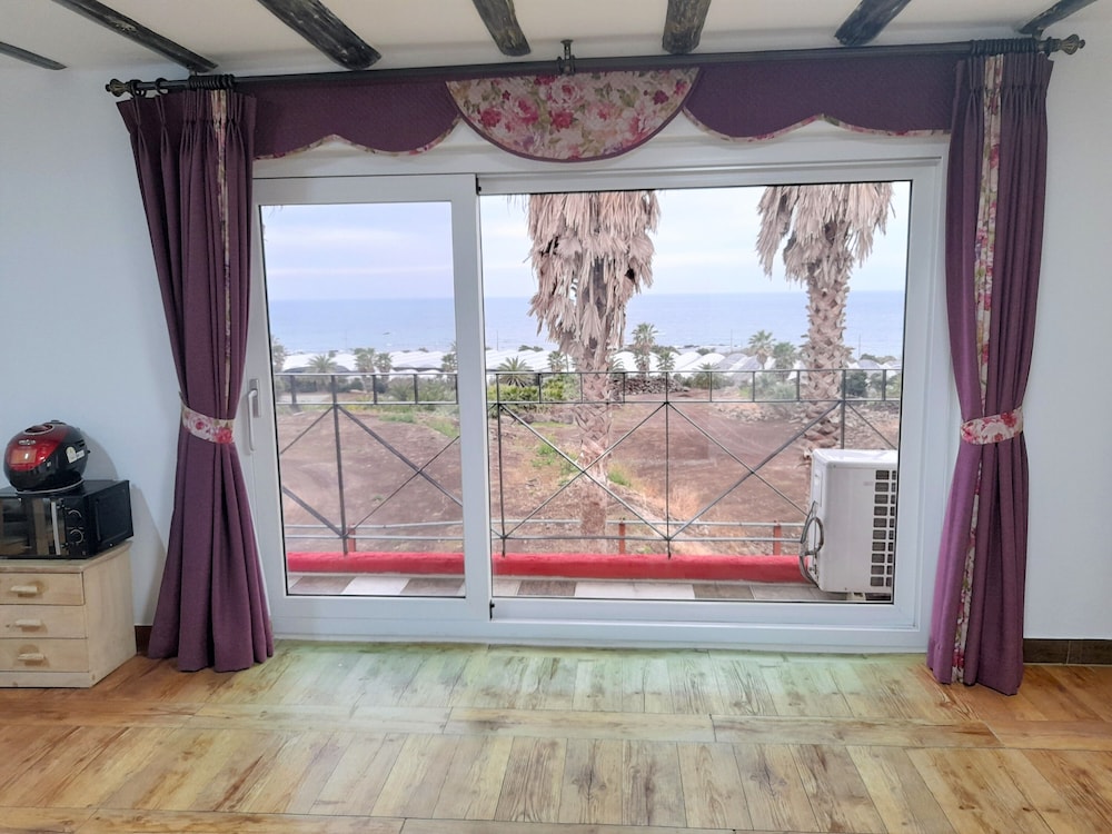 Lime Orange Vill Pension