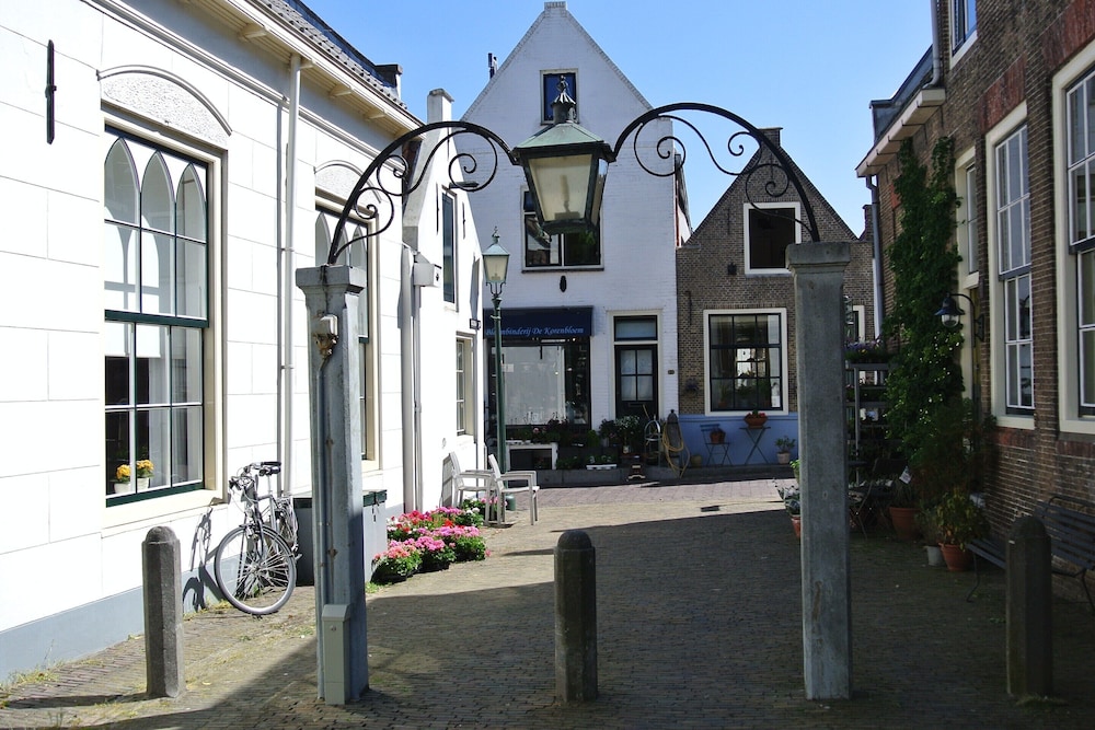 Photo 8