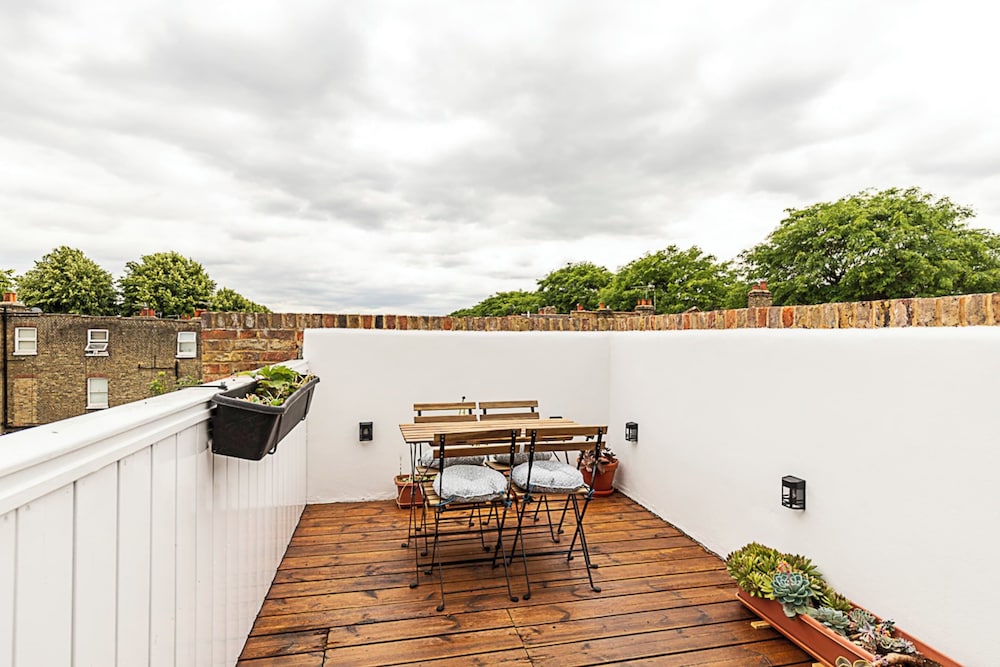 Stylish Chiswick Apartment With a Private Terrace