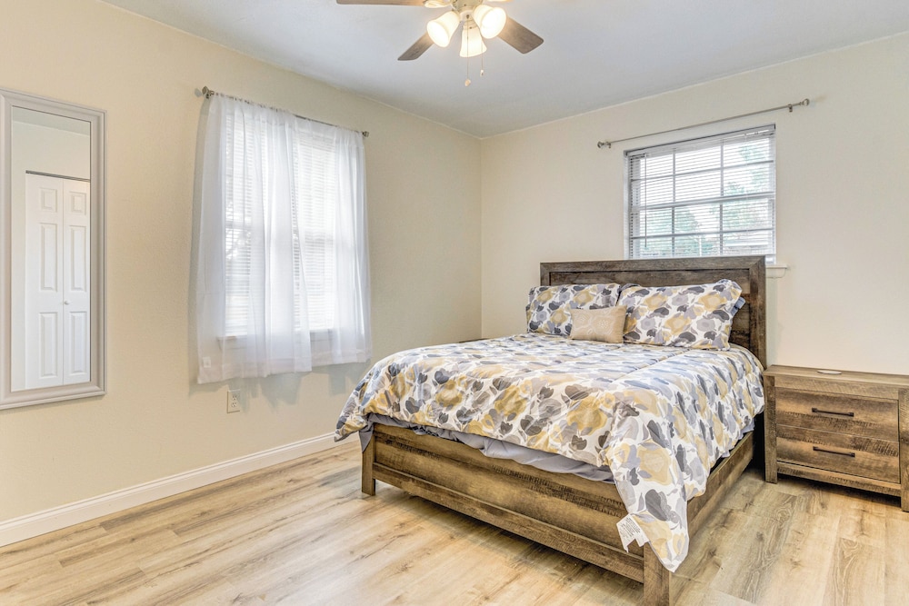 Fish, Hike & Relax: North Little Rock Gem w/ Yard