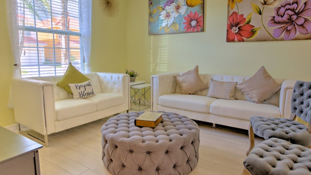 The Stirling Luxury Solterra Vacation Home