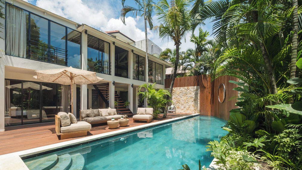 Villa Dreamora by Villa Finder