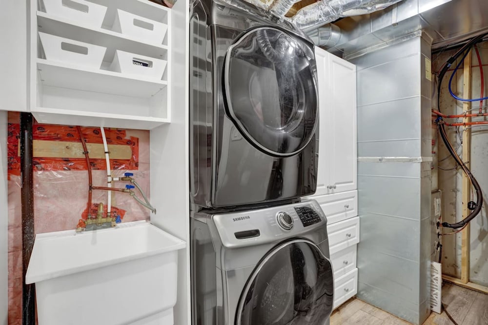 Stylish Mississauga Lower Unit BBQ Yard Paradise