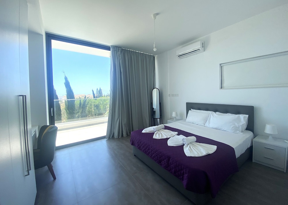 Ayia Napa Nissi Pearl Villas