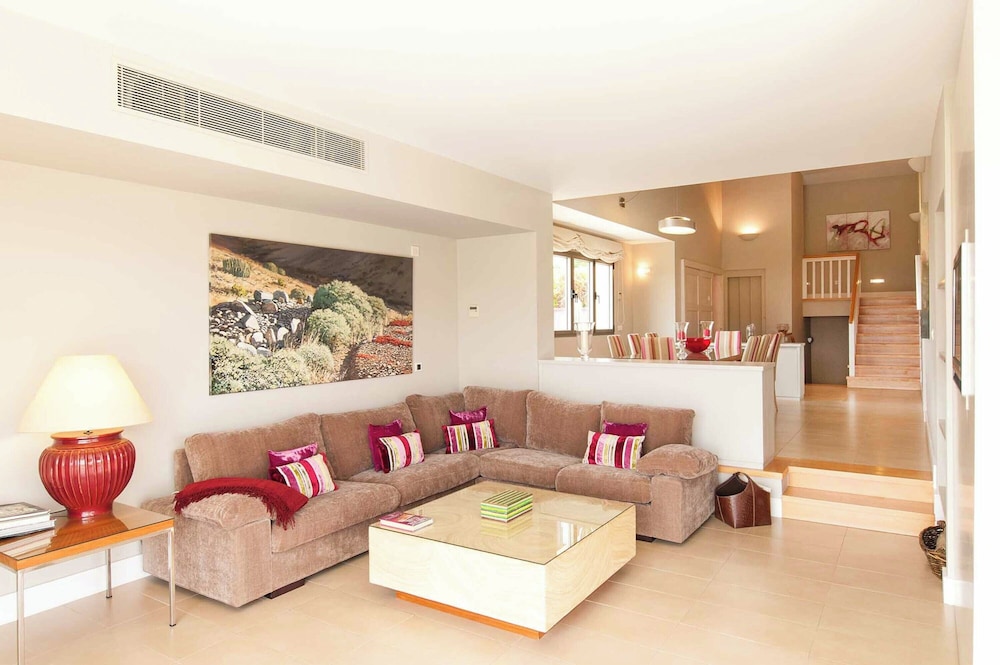 Villa Piedra Amarilla