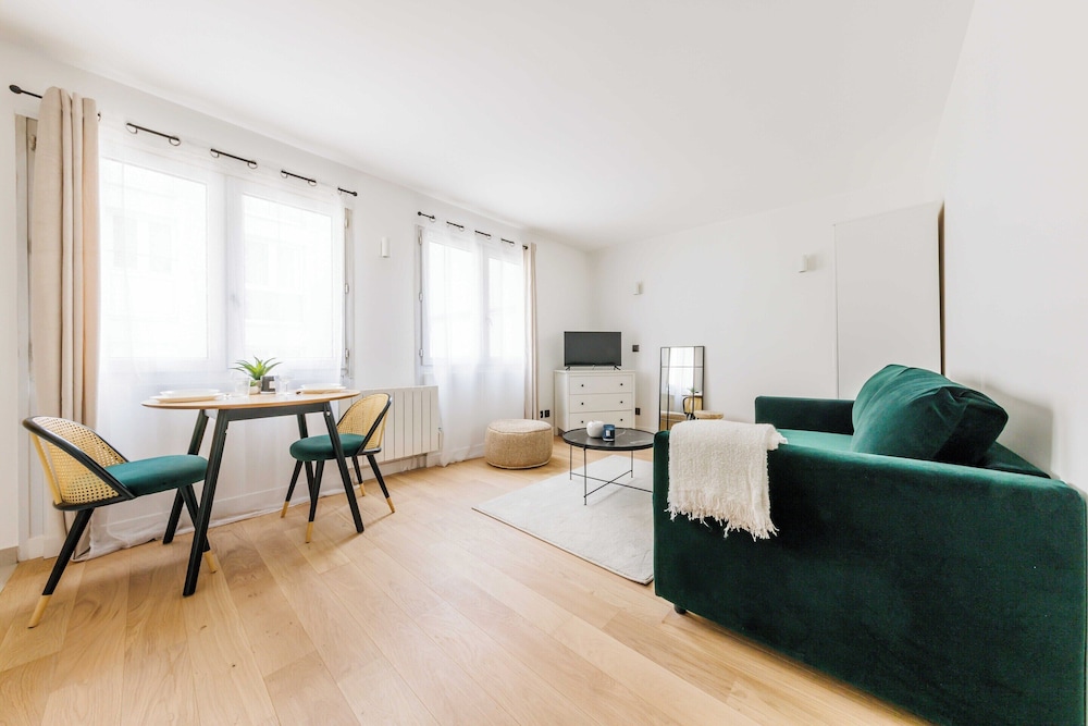 Comfortable Studio for 2 People - Puteaux view 5