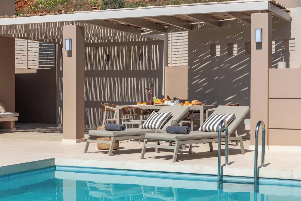 Notiko villas