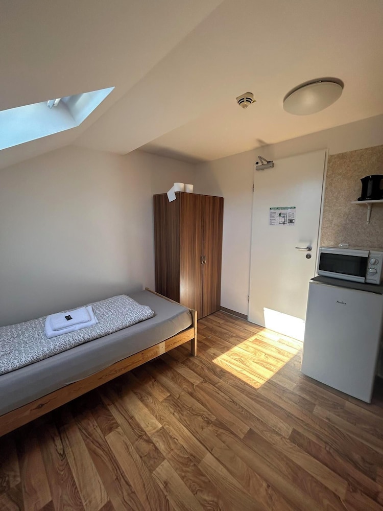 2-Rent Group Hostel Zimmer&Apartments GKP2