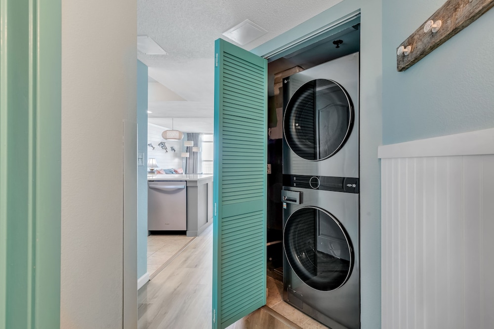 Cozy 2BR Beachfront Condo