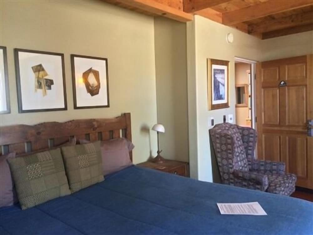 Bear Mountain Lodge
