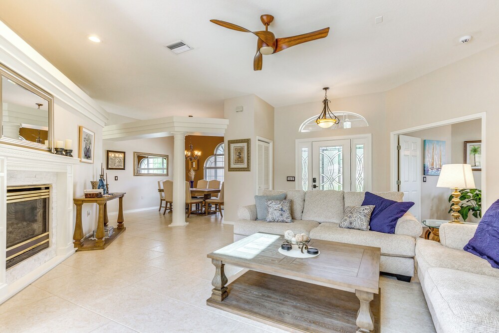 Private Pool: Pet-friendly Retreat on Golf Course!