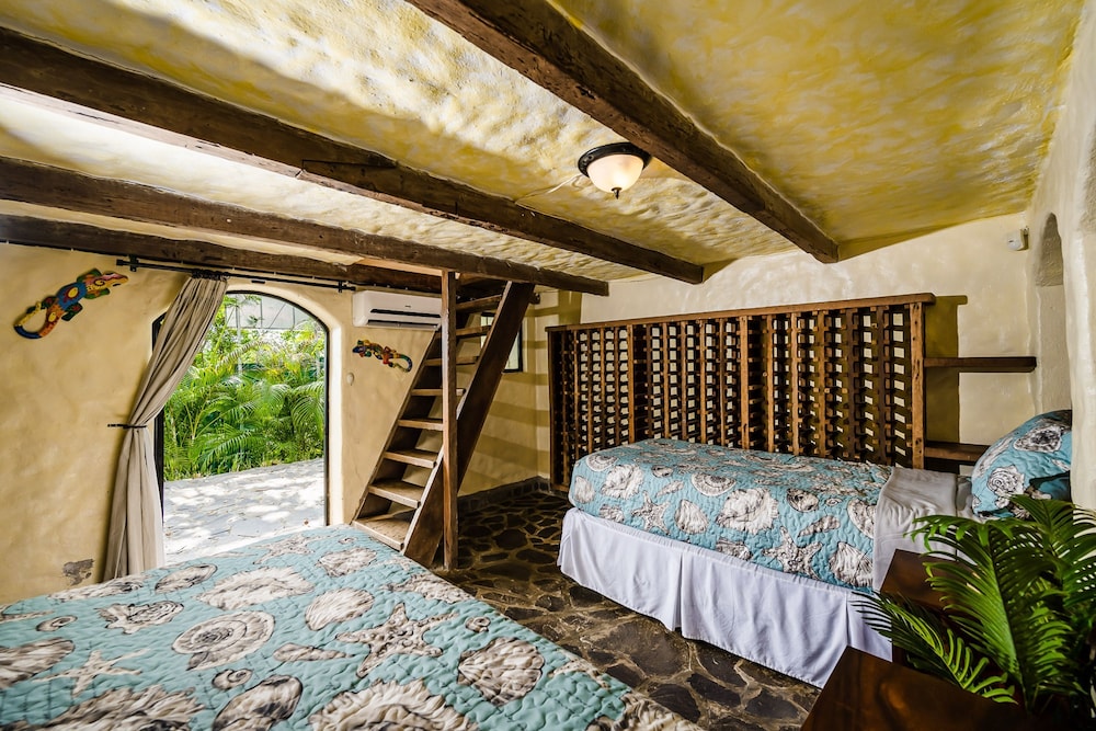 Luxury Villa Hot Tub Ocean Views Fully Staffed
